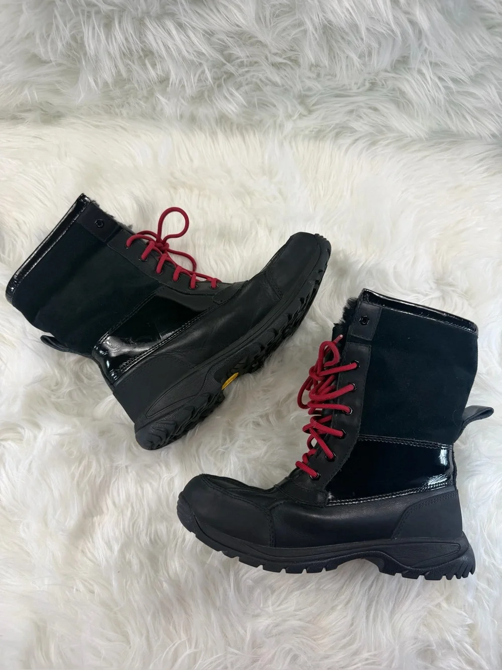 UGG Butte Waterproof Leather Winter Snow Boots Men’s 8 Women’s 9.5 Unisex
